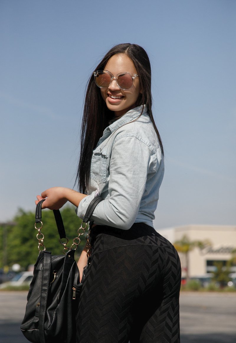 Карина, 18
