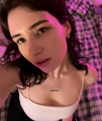 Виктория, 22